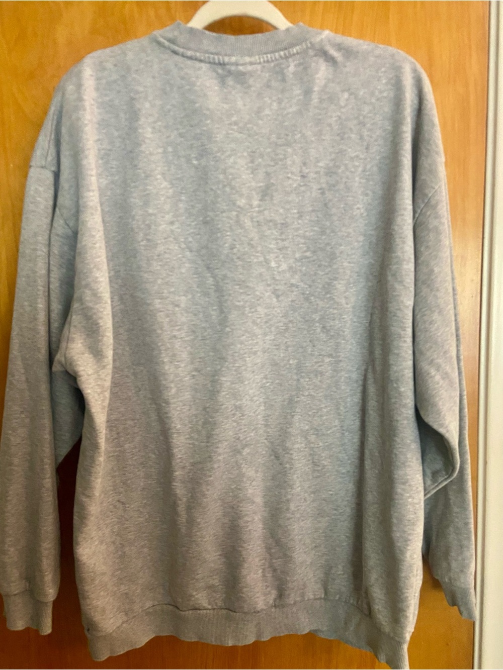 💛🩵🩷💚🏋🏽♀️🦈GYMSHARK MEDIUM CREWNECK Heather Gray Multi-colored Embroidered Logo - Picture 5 of 6